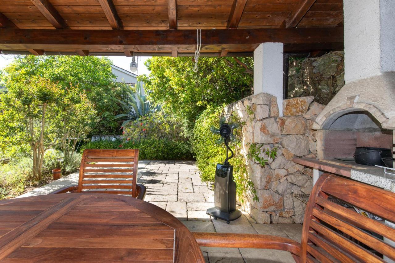 Apartment Portapisana Just 50M From The Beach 크르크 외부 사진