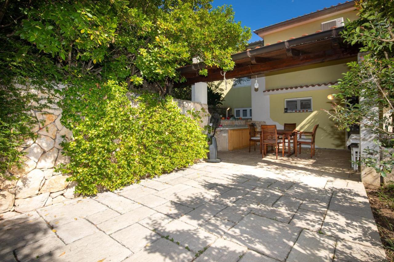 Apartment Portapisana Just 50M From The Beach 크르크 외부 사진