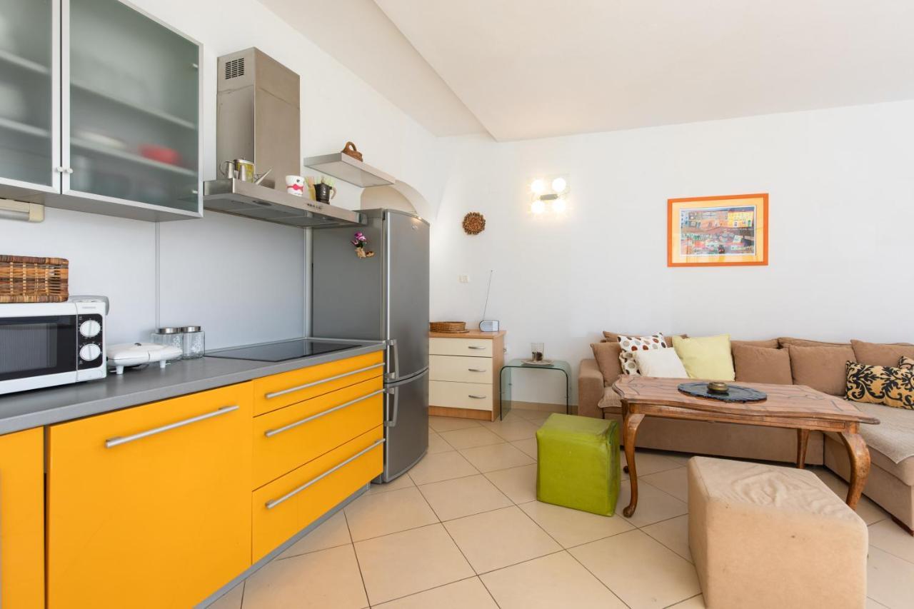 Apartment Portapisana Just 50M From The Beach 크르크 외부 사진