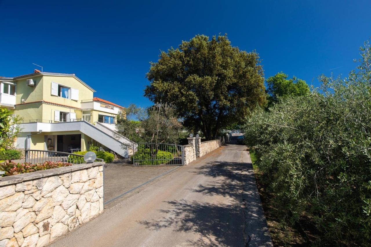 Apartment Portapisana Just 50M From The Beach 크르크 외부 사진