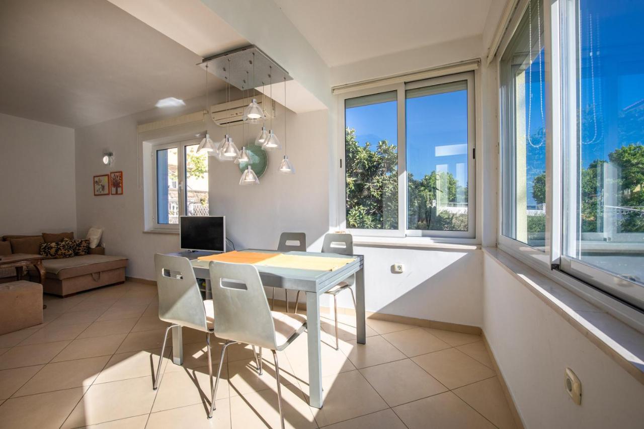 Apartment Portapisana Just 50M From The Beach 크르크 외부 사진